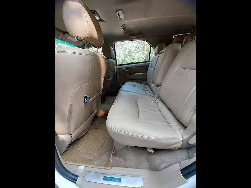 Second Hand Toyota Fortuner [2009-2012] 3.0 MT in Agra