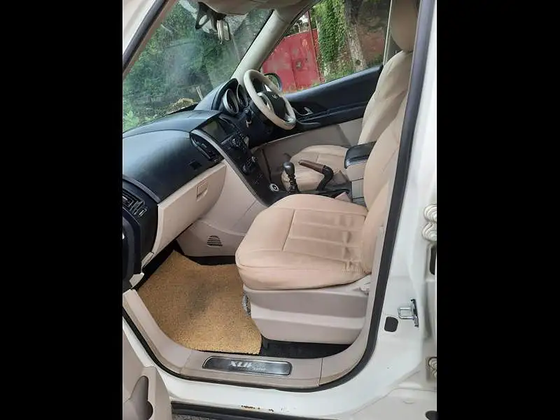 Second Hand Mahindra XUV500 [2015-2018] W10 in Lucknow