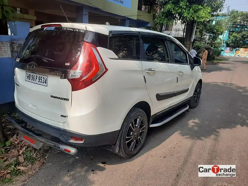 Second Hand Mahindra Marazzo M6 Plus 8 STR in Kolkata