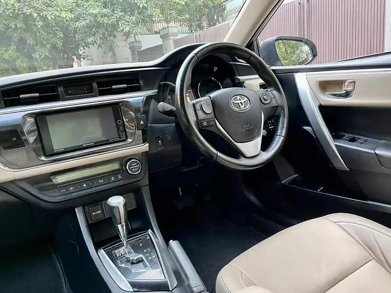 Second Hand Toyota Corolla Altis [2014-2017] VL AT Petrol in Delhi