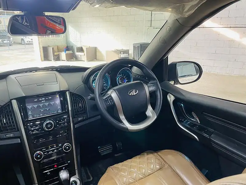 Second Hand Mahindra XUV500 W11 (O) AT in Bangalore