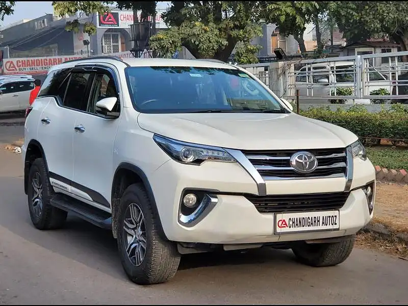 Second Hand Toyota Fortuner [2016-2021] 2.8 4x4 AT [2016-2020] in Chandigarh