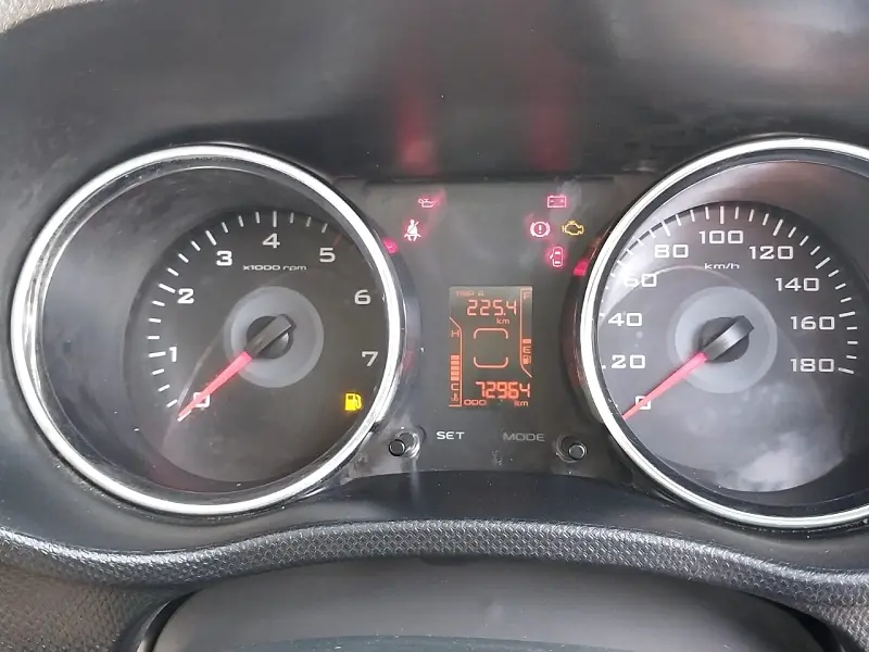 Second Hand Mahindra TUV300 [2015-2019] T8 in Zirakpur