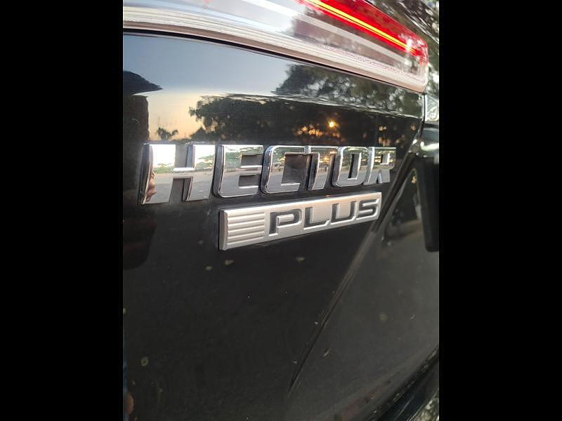 Second Hand MG Hector Plus [2020-2023] Select 2.0 Diesel Turbo MT 7-STR in Dak. Kannada