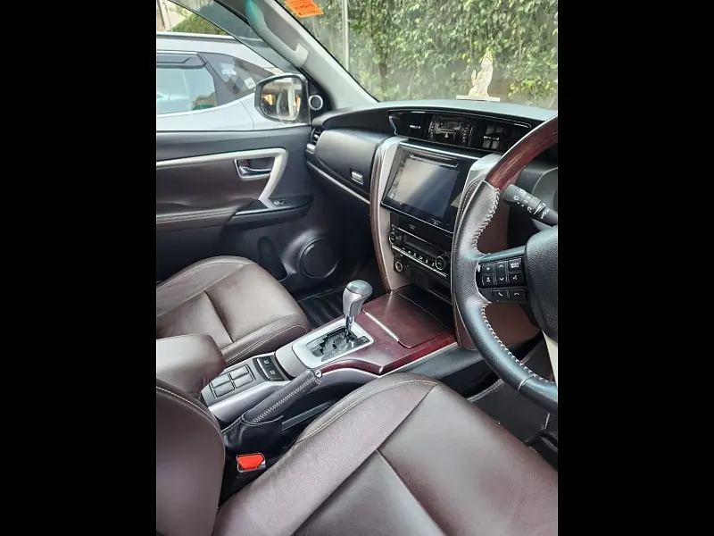 Second Hand Toyota Fortuner [2016-2021] 2.8 4x2 AT [2016-2020] in Lucknow