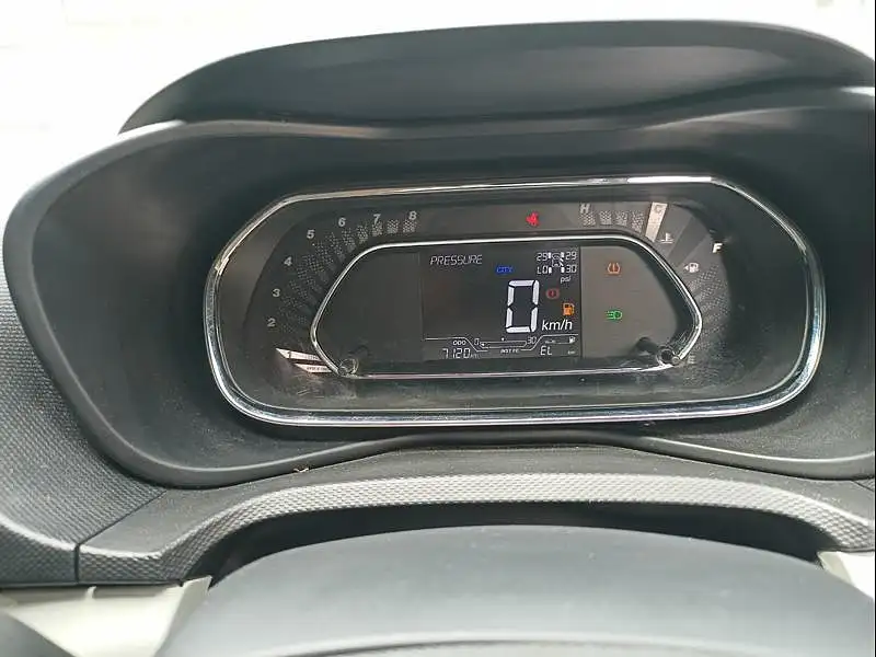 Second Hand Tata Nexon XZ Plus (S) in Chennai