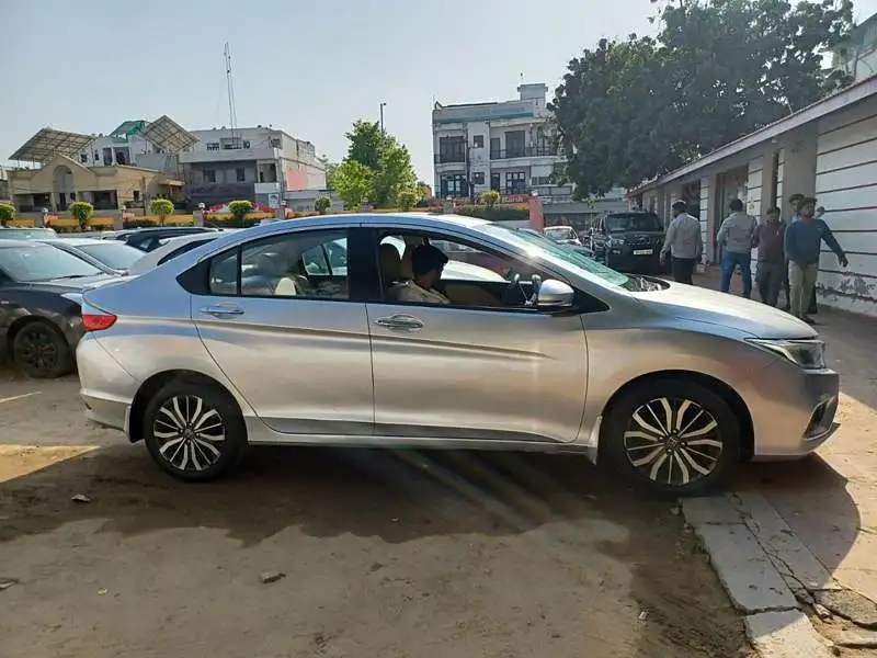 Second Hand Honda City ZX Diesel in Lucknow