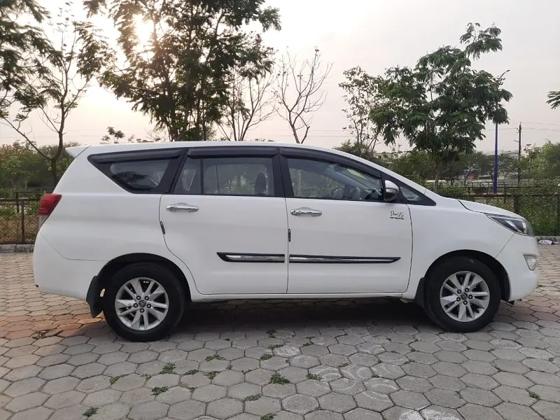 Used Toyota Innova Crysta [2016-2020] 2.4 G 7 STR [2016-2017] in Indore