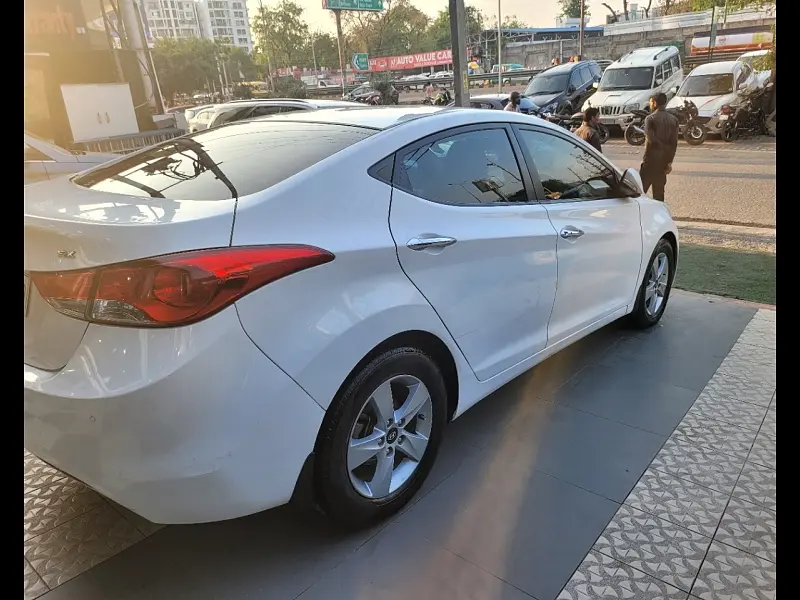 Used Hyundai Elantra SX (O) 1.5 AT in Lucknow