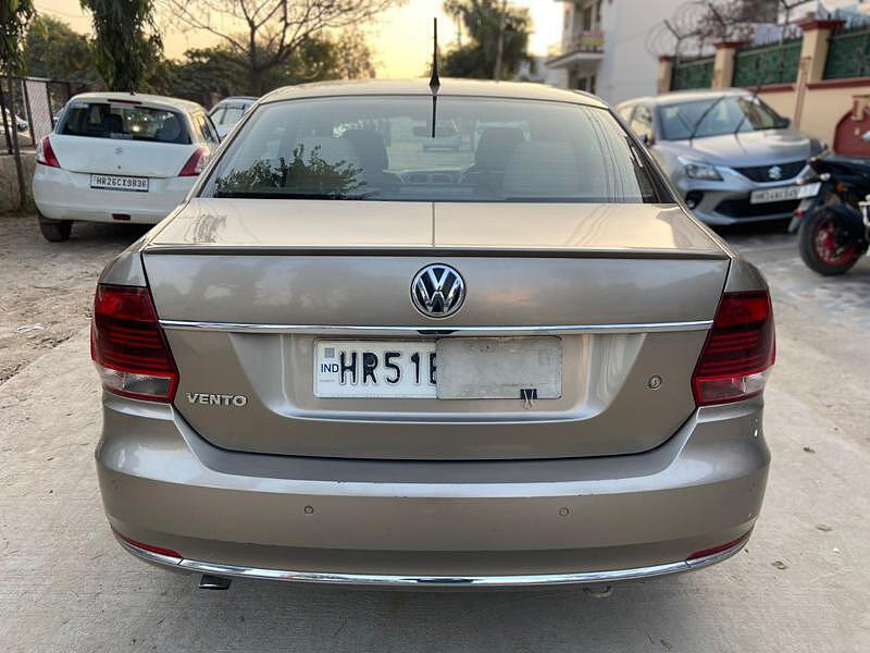 Second Hand Volkswagen Vento [2015-2019] Highline Diesel AT [2015-2016] in Gurgaon