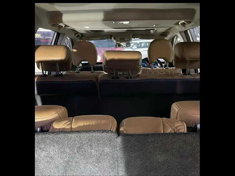 Second Hand Mahindra XUV500 W11 (O) AT in Lucknow
