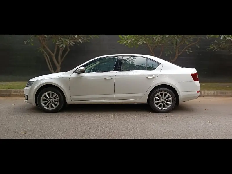 Second Hand Skoda Octavia [2013-2015] Elegance 1.8 TSI AT in Bangalore