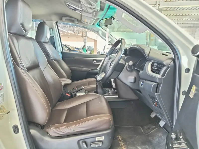 Second Hand Toyota Fortuner [2016-2021] 2.8 4x2 MT [2016-2020] in Bangalore