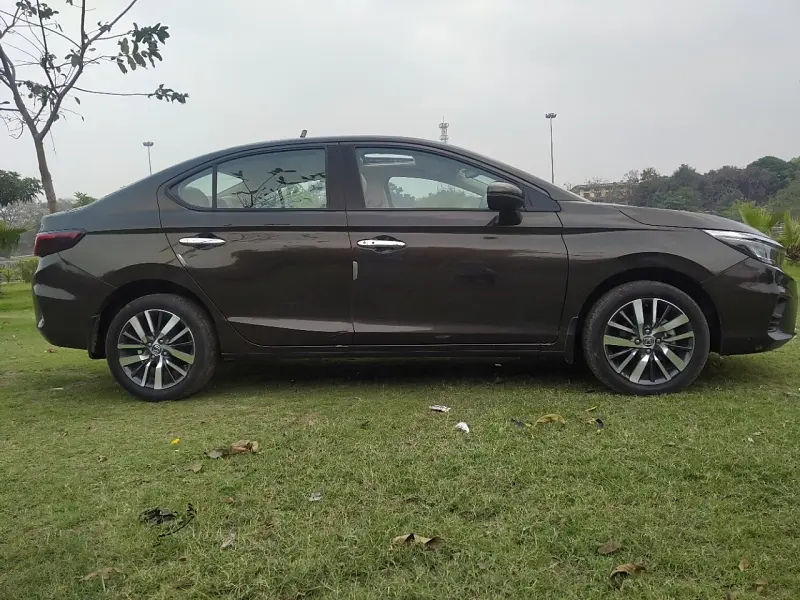 Second Hand Honda City V Petrol in Lucknow