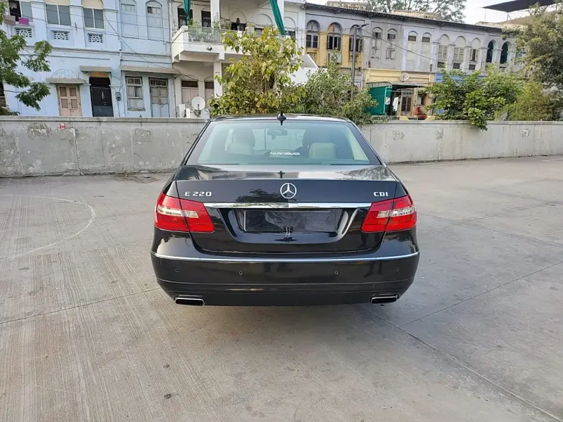 Second Hand Mercedes-Benz E-Class [2009-2013] E220 CDI Blue Efficiency in Ahmedabad