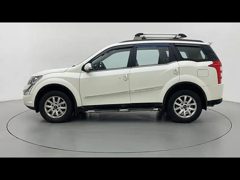 Second Hand Mahindra XUV500 [2015-2018] W10 AT in Mumbai
