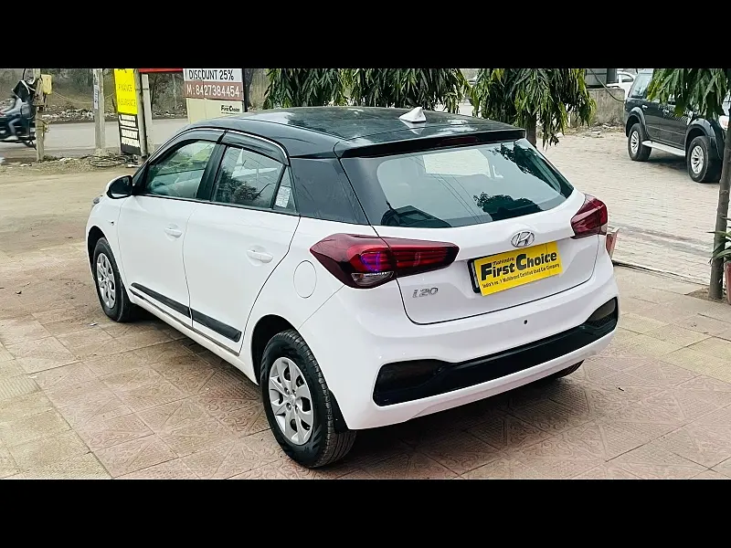 Second Hand Hyundai Elite i20 [2018-2019] Magna Executive 1.2 AT in Zirakpur