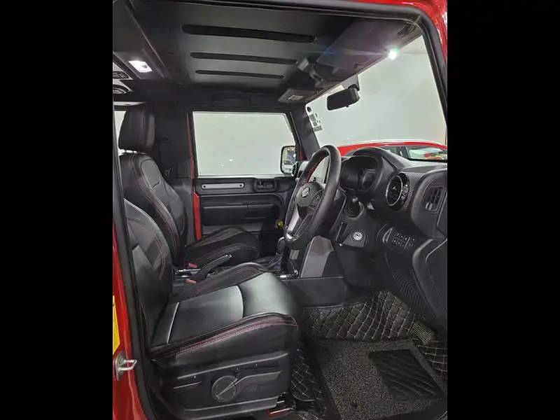 Second Hand Mahindra Thar LX Convertible Petrol AT in Lucknow