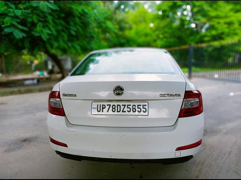 Second Hand Skoda Octavia [2015-2017] 2.0 TDI CR Ambition Plus AT in Kanpur