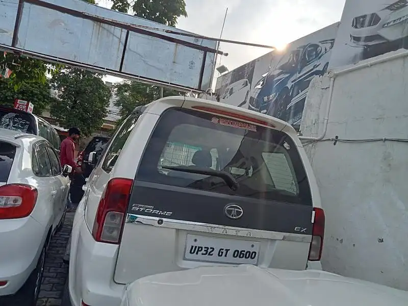 Second Hand Tata Safari Storme 2019 2.2 EX 4X2 in Lucknow