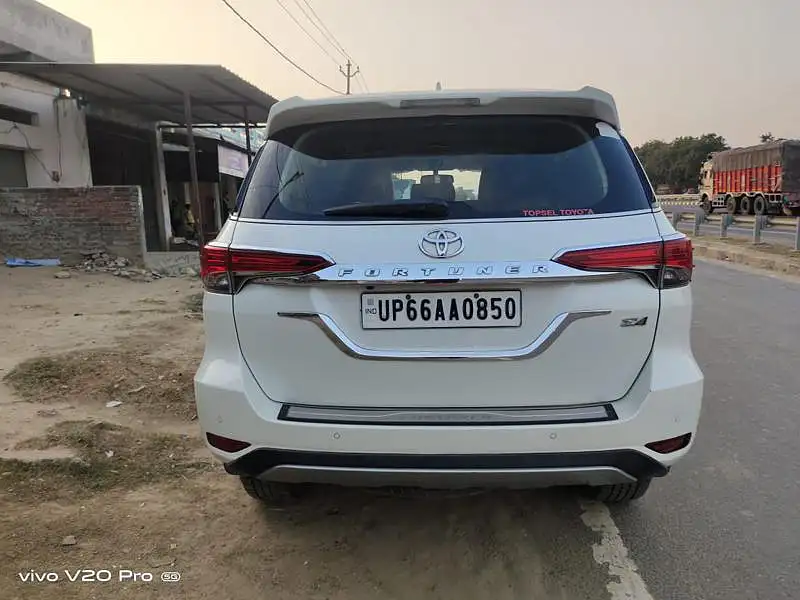 Second Hand Toyota Fortuner [2016-2021] 2.8 4x2 AT [2016-2020] in Lucknow