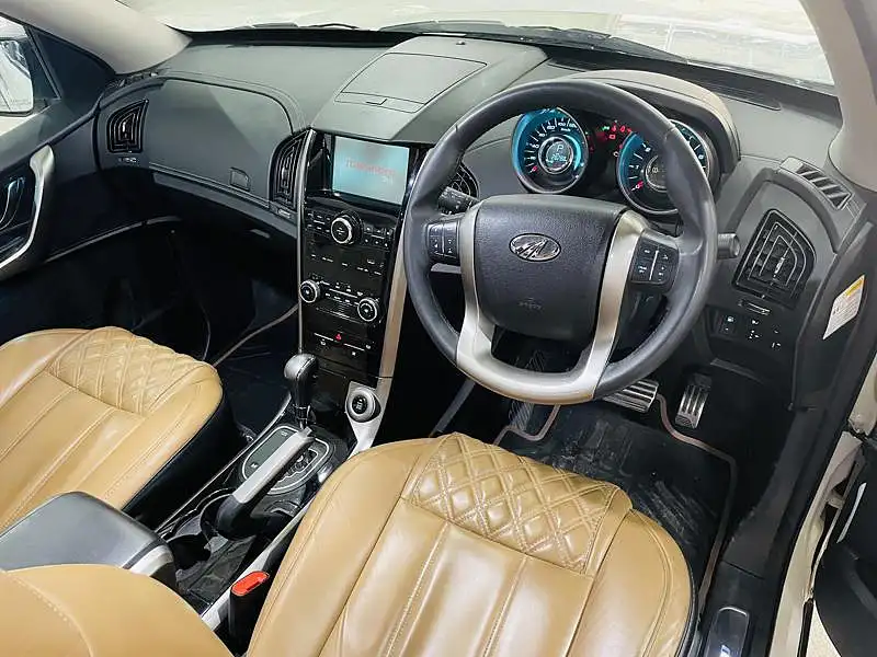 Second Hand Mahindra XUV500 W11 (O) AT in Bangalore