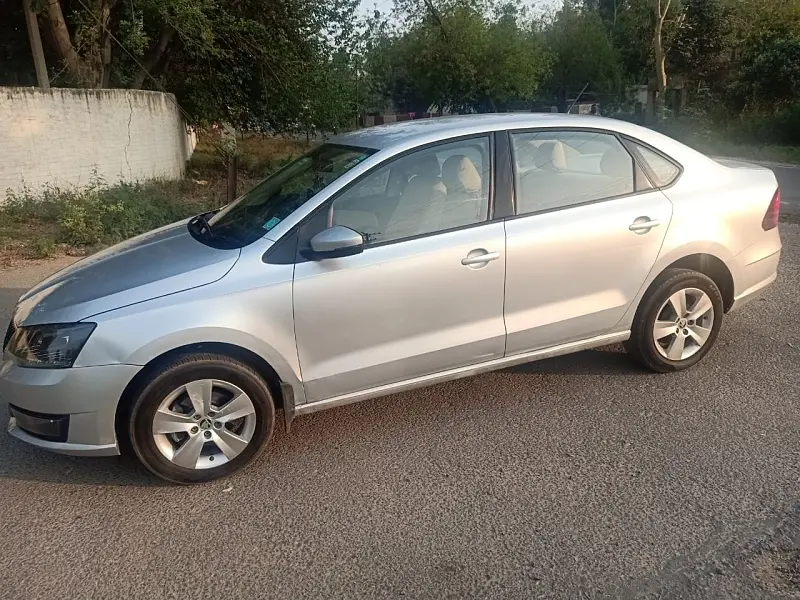 Second Hand Skoda Rapid [2011-2014] Ambition 1.6 TDI CR MT in Jalandhar