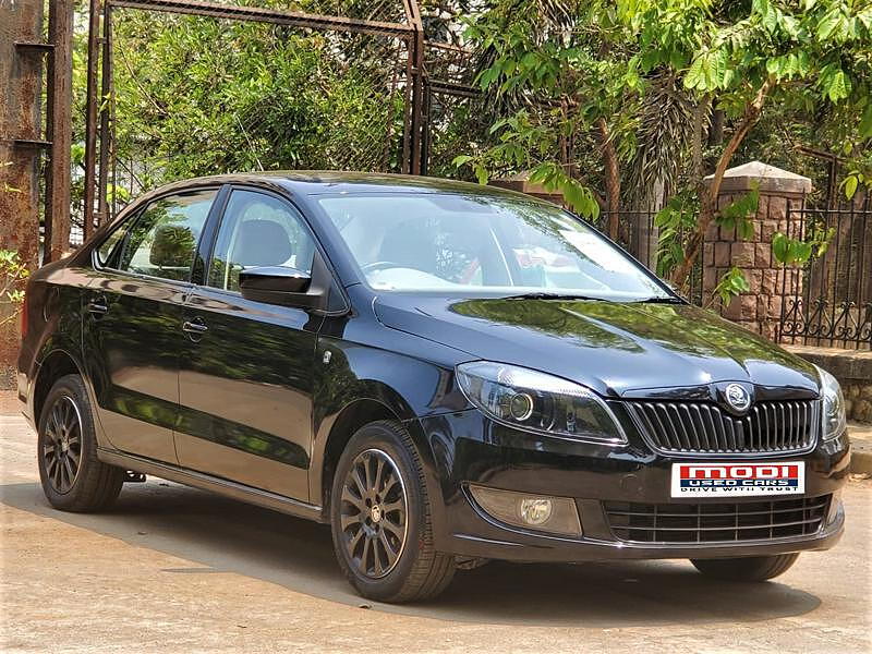 Used 2015 Skoda Rapid [2014-2015] 1.5 TDI CR Elegance Black Package AT for sale at Rs. 6,95,000 in Mumbai - CarTrade