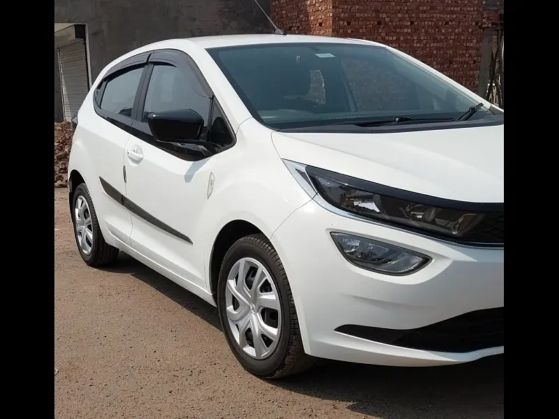 Second Hand Tata Altroz XT Luxe Petrol in Zirakpur
