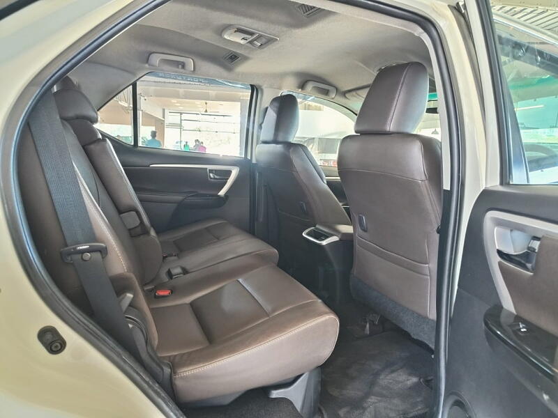 Second Hand Toyota Fortuner [2016-2021] 2.8 4x2 MT [2016-2020] in Bangalore