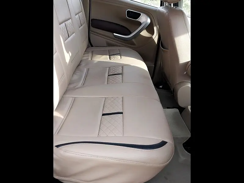 Second Hand Mahindra TUV300 [2015-2019] T8 in Zirakpur