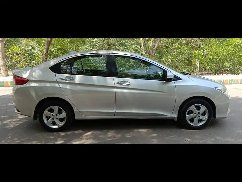 Second Hand Honda City [2011-2014] 1.5 V MT in Agra