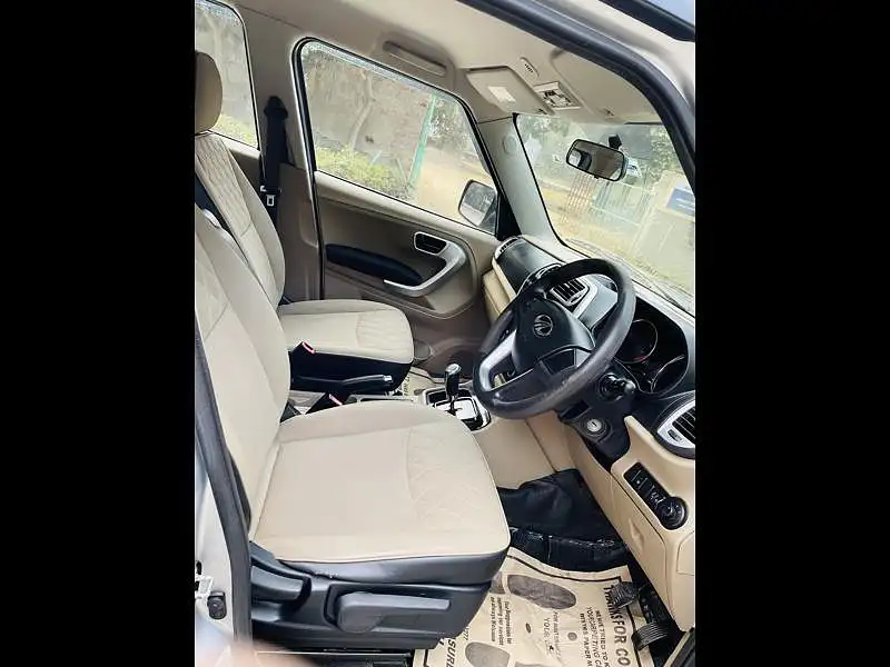 Second Hand Mahindra TUV300 [2015-2019] T10 AMT Dual Tone in Gurgaon
