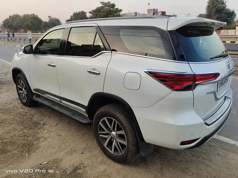Second Hand Toyota Fortuner [2016-2021] 2.8 4x2 AT [2016-2020] in Lucknow