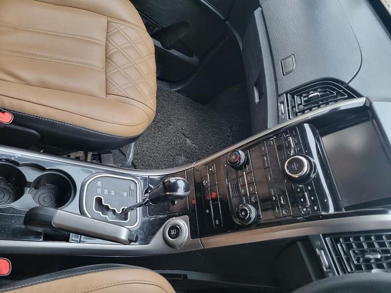 Second Hand Mahindra XUV500 W7 AT [2018-2020] in Lucknow