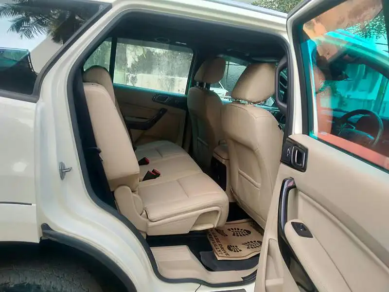 Second Hand Ford Endeavour Titanium Plus 2.0 4x4 AT in Aurangabad