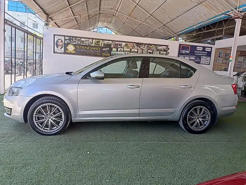 Second Hand Skoda Octavia [2017-2021] 1.8 TSI Style Plus AT [2017] in Bangalore