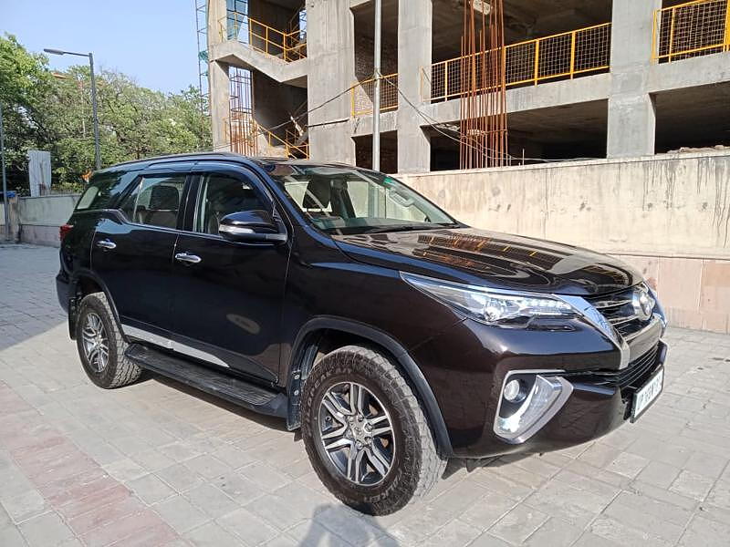 Toyota Fortuner [2016-2021] 2.8 4x2 AT [2016-2020]