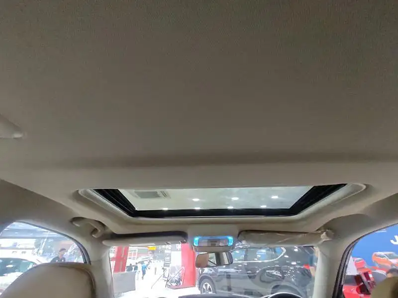 Second Hand Mahindra XUV500 W11 in Bangalore