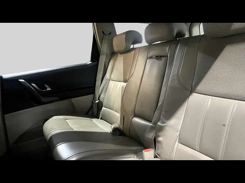 Second Hand Mahindra XUV500 [2015-2018] W10 AT 1.99 in Zirakpur