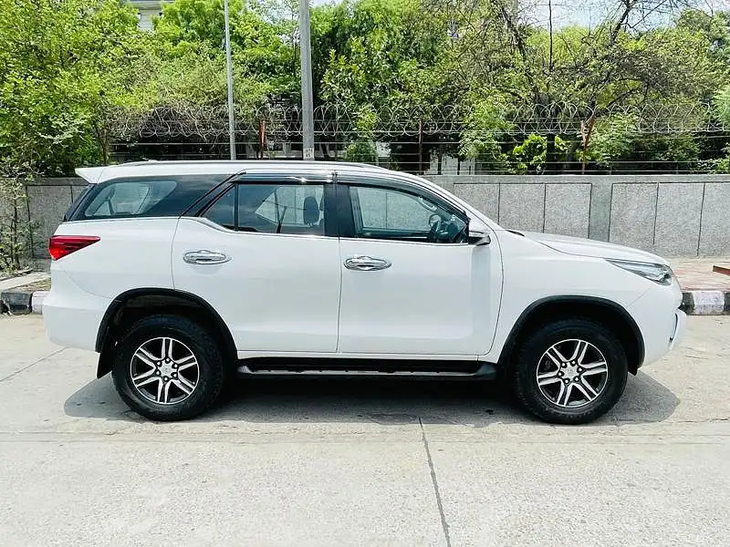 Second Hand Toyota Fortuner [2016-2021] 2.8 4x2 MT [2016-2020] in Delhi