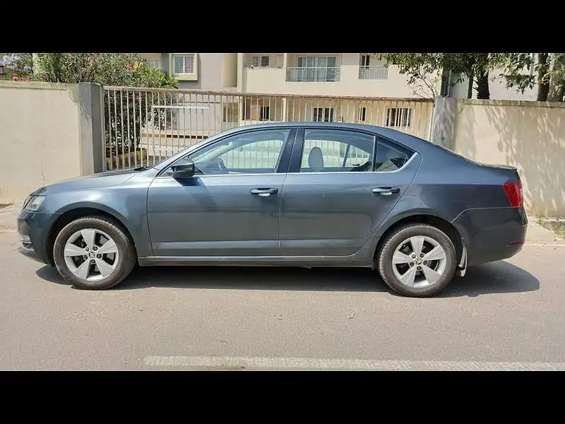 Second Hand Skoda Octavia [2017-2021] 1.8 TSI Style Plus AT [2017] in Bangalore