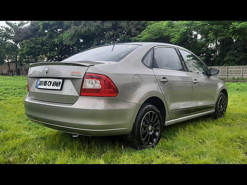 Skoda rapid black edition