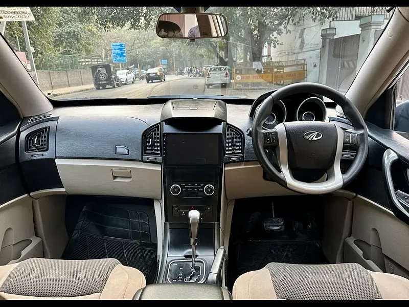 Second Hand Mahindra XUV500 [2015-2018] W6 AT in Delhi