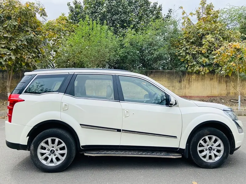 Second Hand Mahindra XUV500 [2015-2018] W10 in Delhi