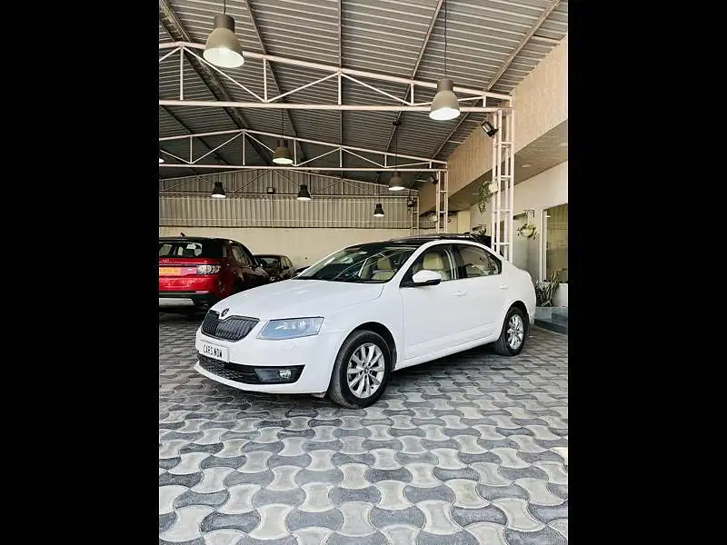 Second Hand Skoda Octavia [2017-2021] 2.0 TDI CR Style Plus AT [2017] in Hyderabad