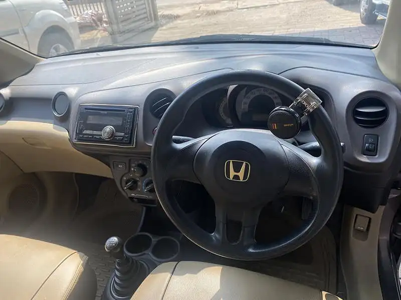 Second Hand Honda Brio [2011-2013] E MT in Lucknow