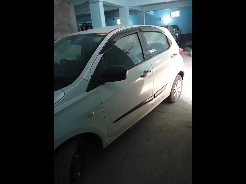 Second Hand Tata Tiago [2016-2020] Revotron XE [2016-2019] in Muzaffurpur