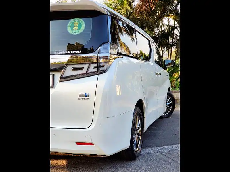 Used Toyota Vellfire Hybrid in Mumbai
