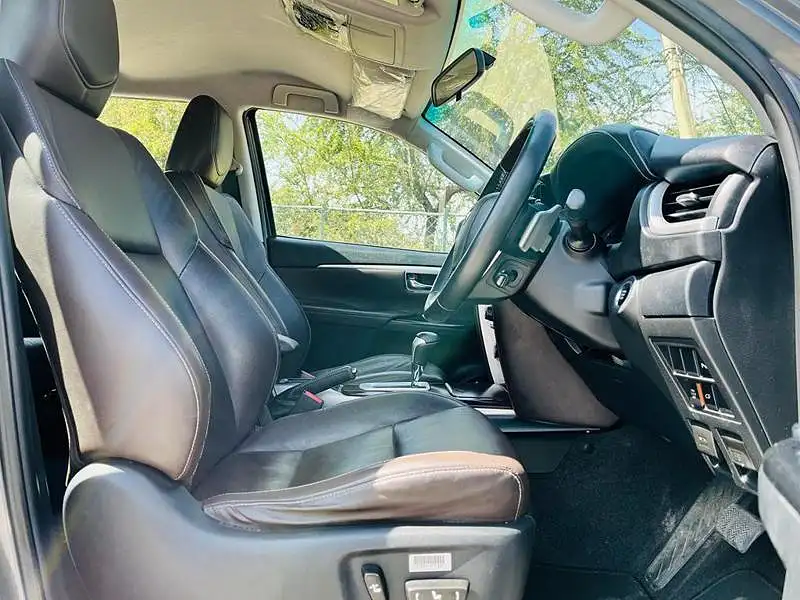 Second Hand Toyota Fortuner [2016-2021] 2.8 4x2 AT [2016-2020] in Bangalore